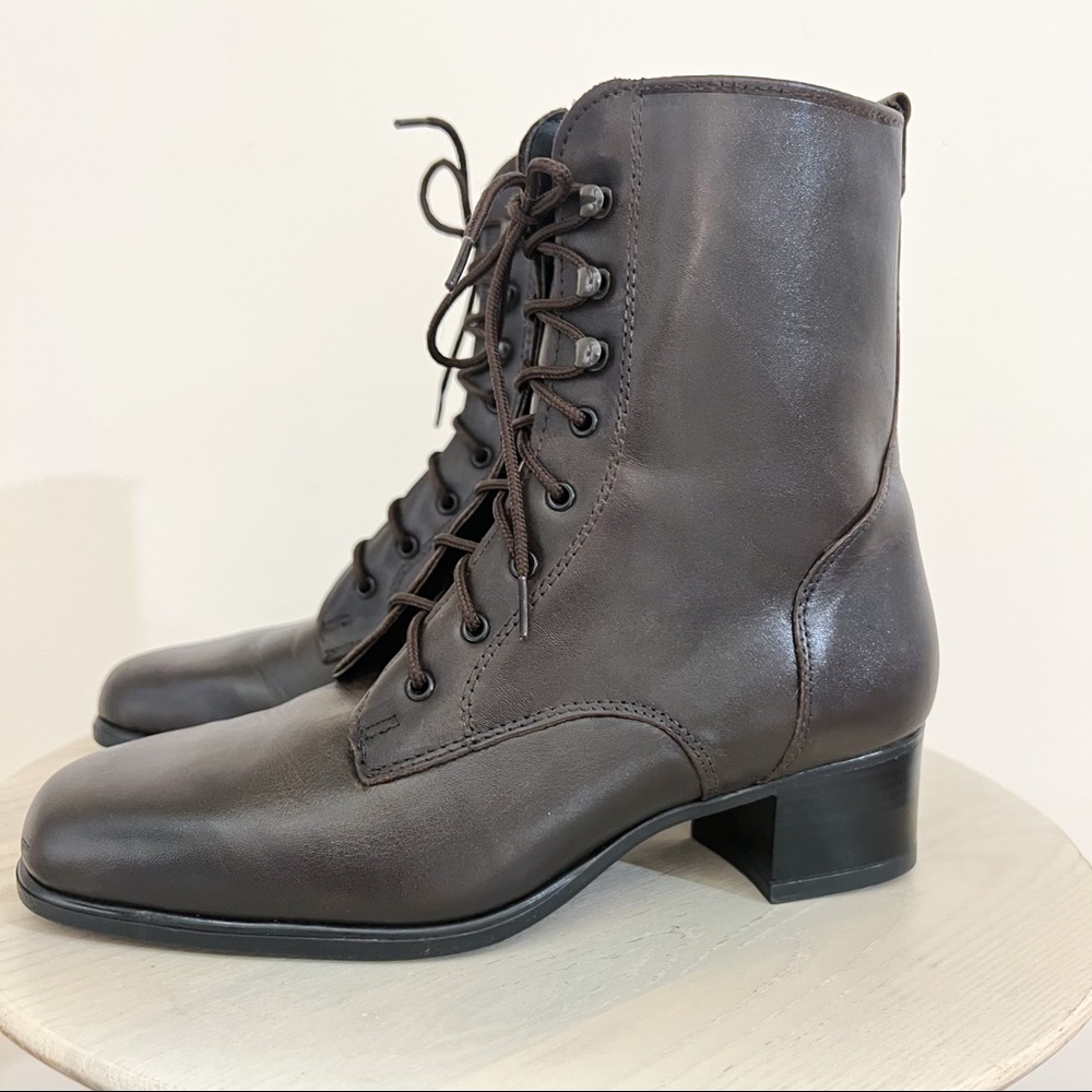 Vintage Blondo Lace-Up Brown Waterproof Boots